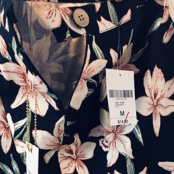 5/$25 Forever21 black Orchid floral skirt - Picture 3 of 6